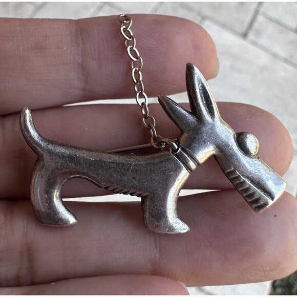 VTG Coro‎ Scottie Terrier Dog Chain Leach Brooch Pin 1.5" Signed 3.9g - Picture 1 of 7